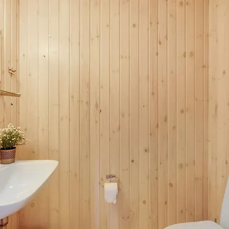 Aashild - 400m From The Sea By Interhome *